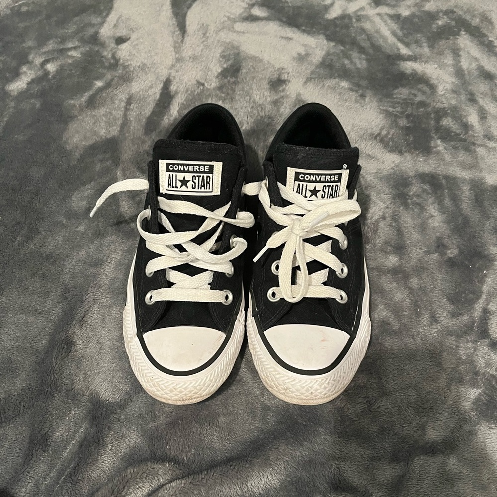 black low top converse